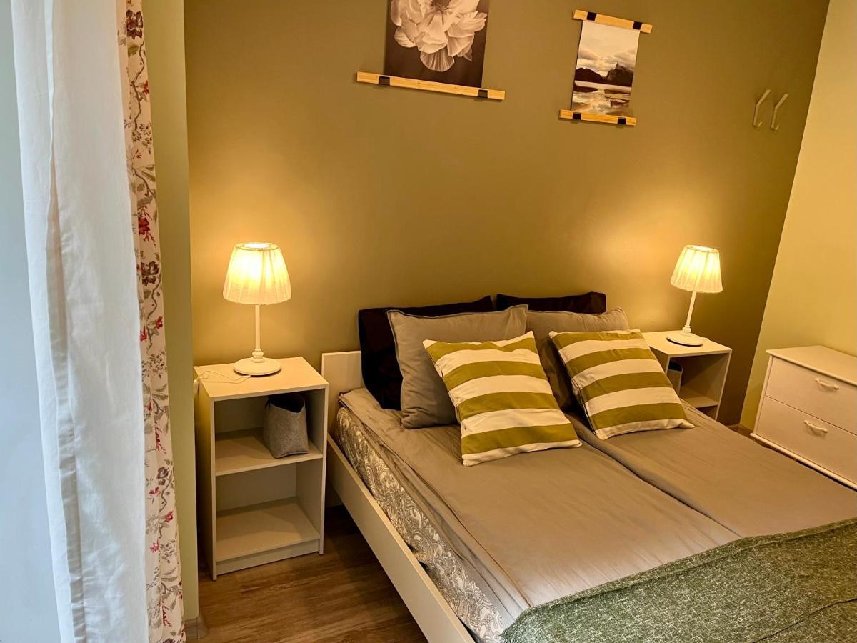Cozy Vibes Like Home It Is Quiet Apartment With Three Bedrooms Riga Ngoại thất bức ảnh